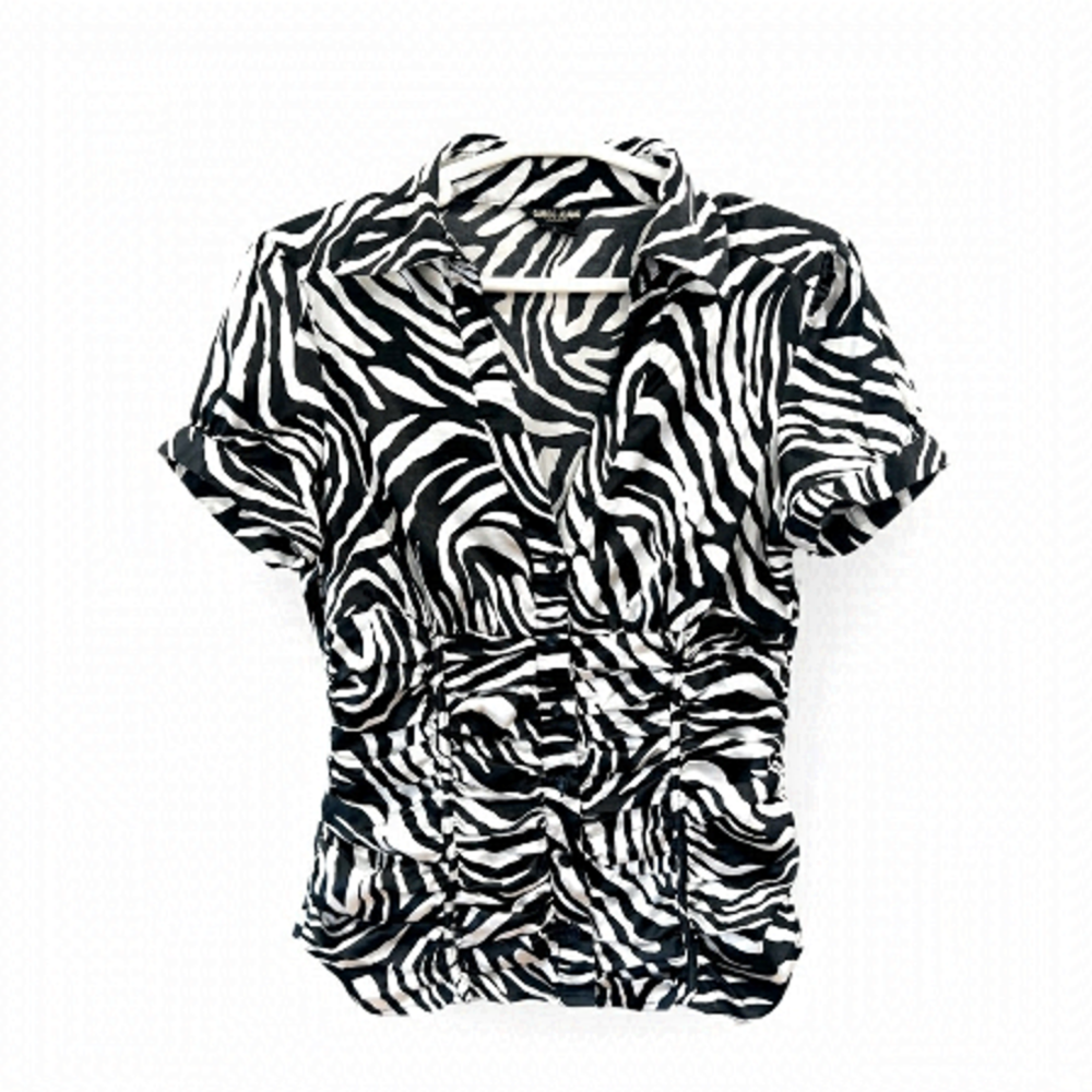 GUESS Black & White Animal Print Button-Up Top size- small